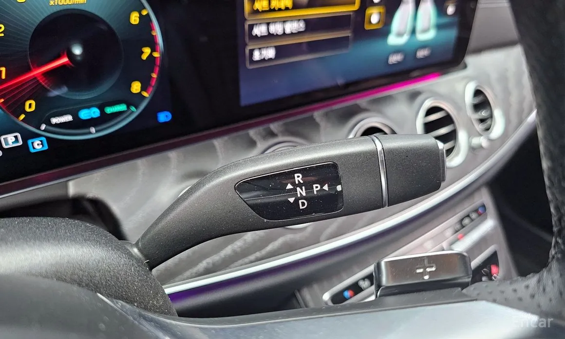 Фото 9 - Mercedes-Benz E-Class