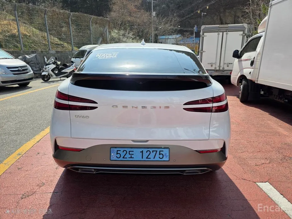 Фото 2 - Genesis GV60