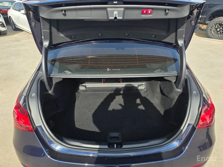 Фото 10 - Mercedes-Benz C-Class