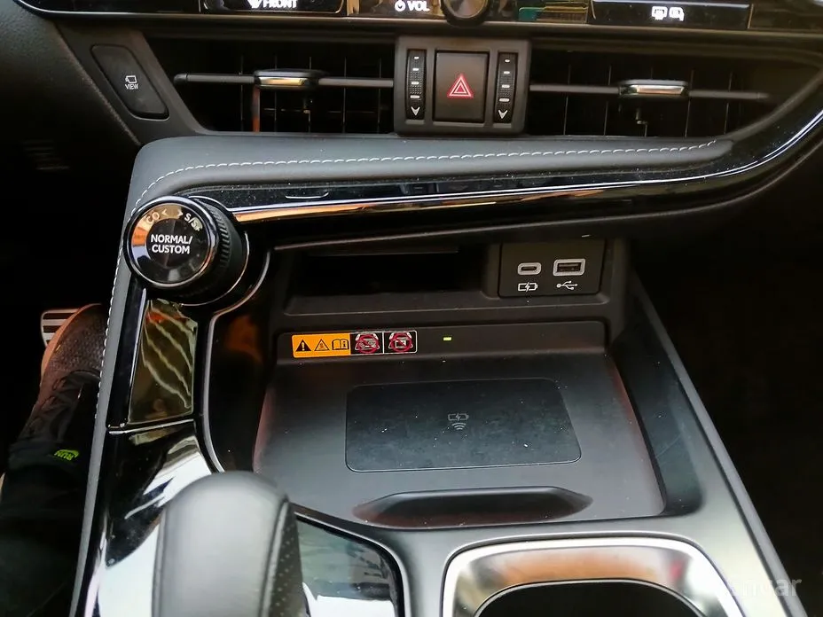 Фото 11 - Lexus NX