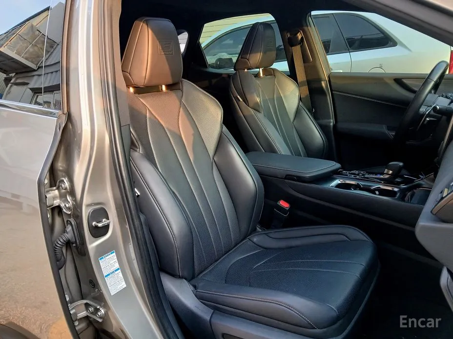 Фото 15 - Lexus NX