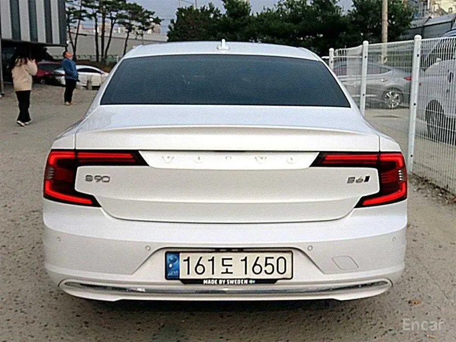 Фото 4 - Volvo S90