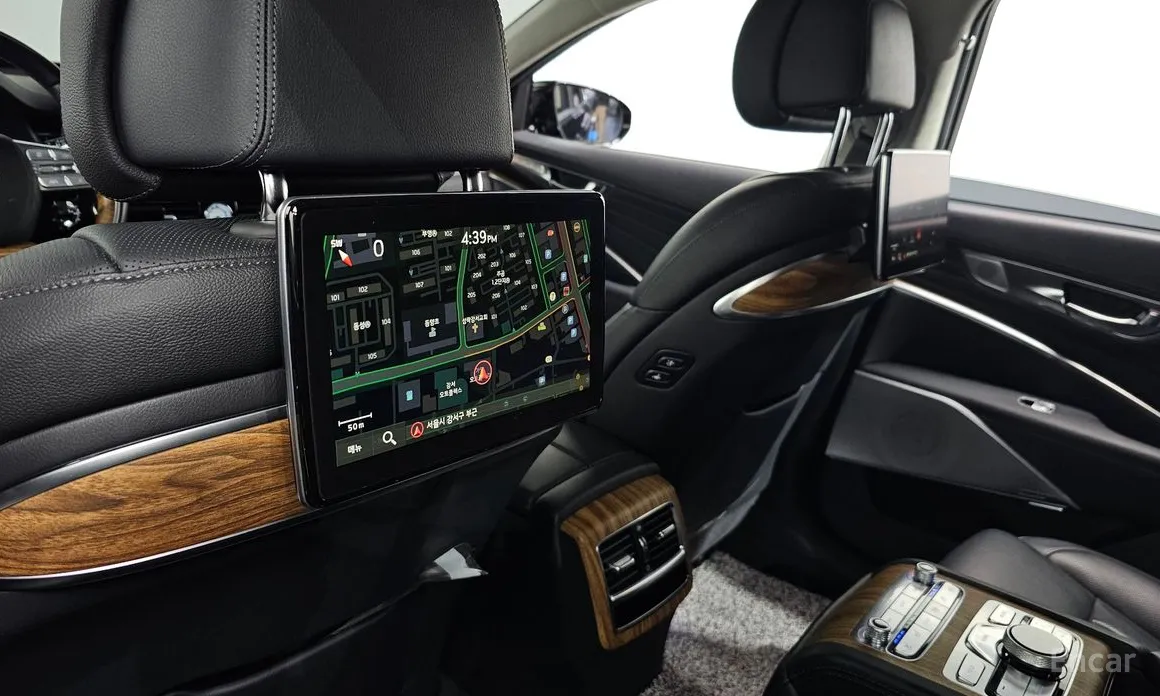 Фото 17 - Kia K9