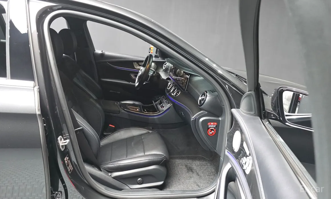 Фото 11 - Mercedes-Benz E-Class