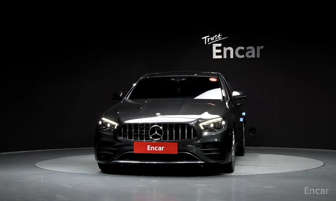 Фото 3 - Mercedes-Benz E-Class