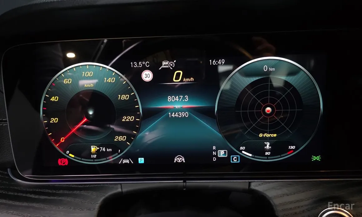 Фото 8 - Mercedes-Benz E-Class