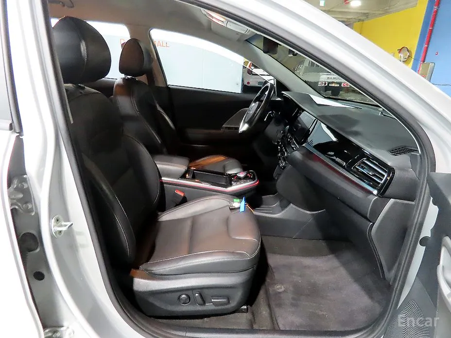 Фото 10 - Kia Niro