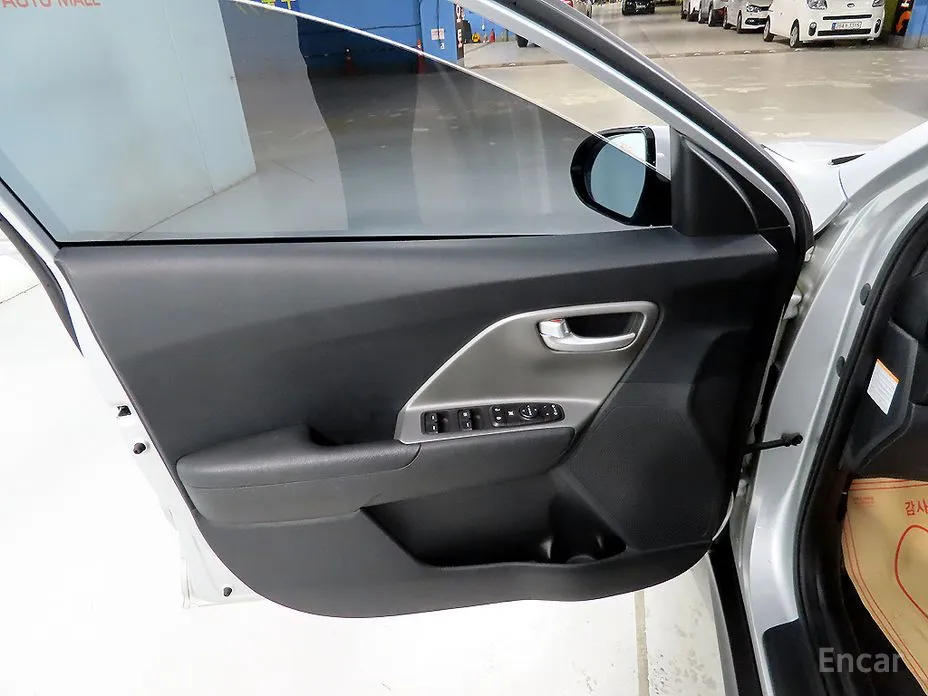 Фото 16 - Kia Niro