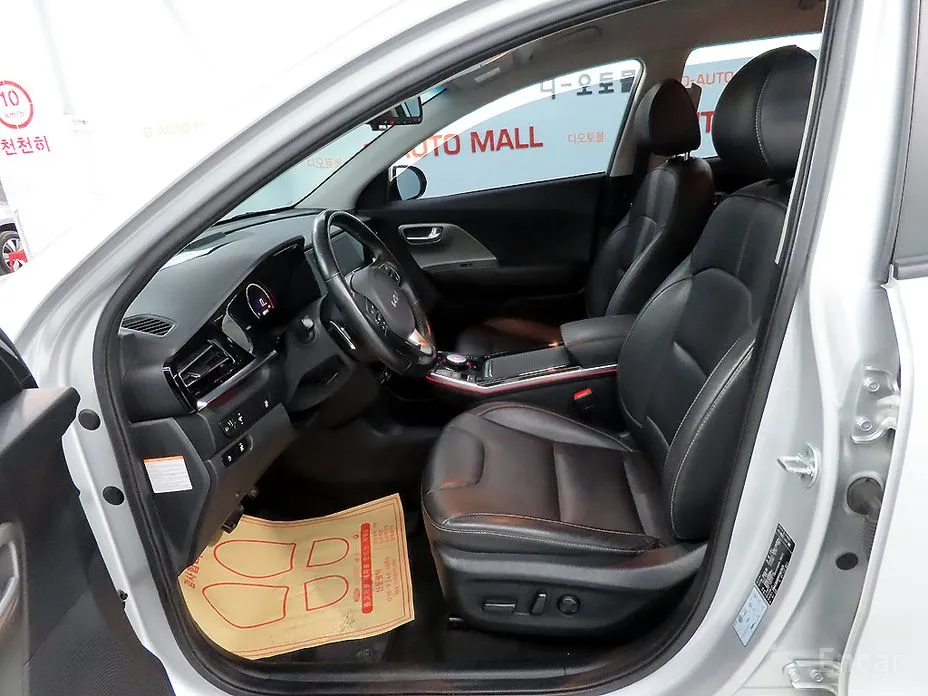 Фото 8 - Kia Niro