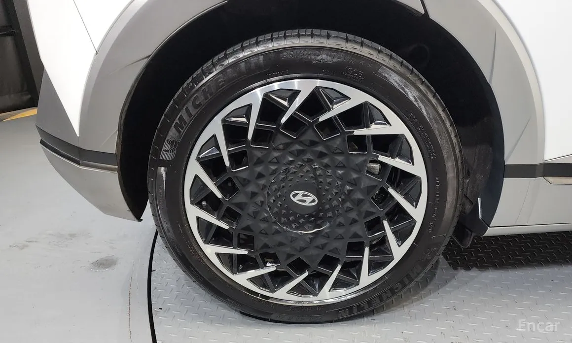 Photo 5 - Hyundai Ioniq 5