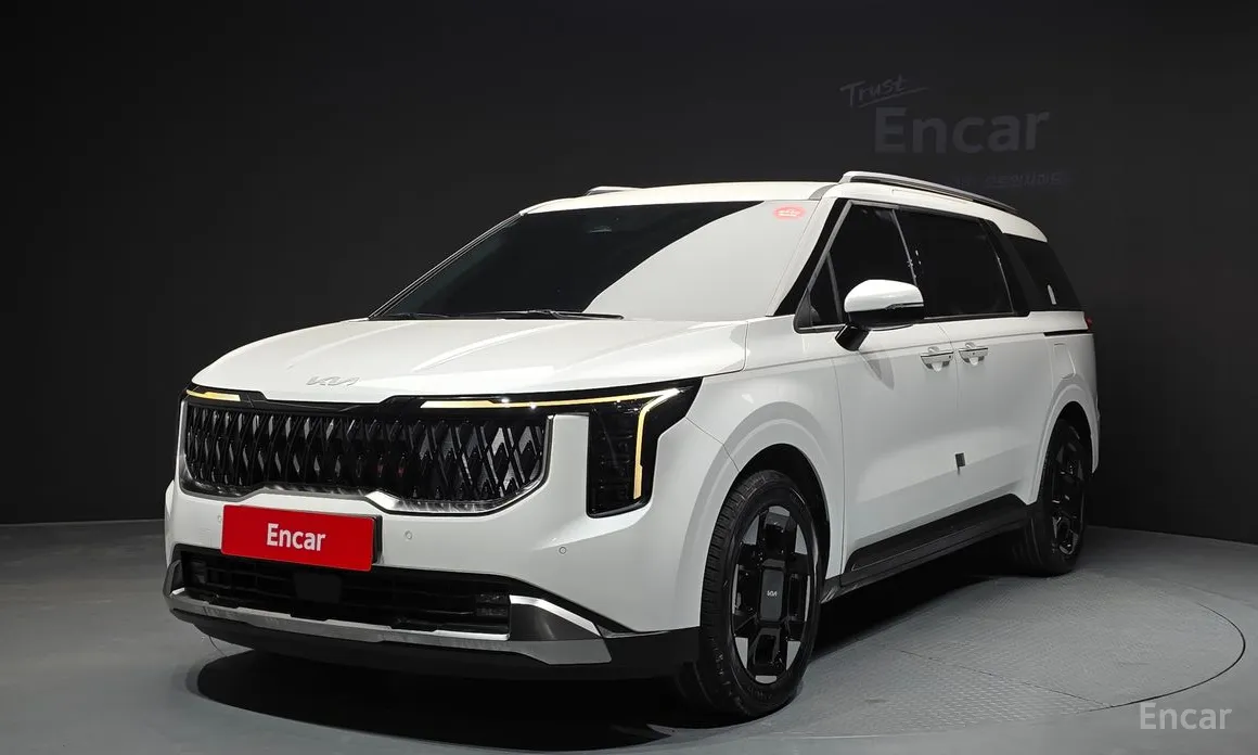 Фото 1 - Kia Carnival