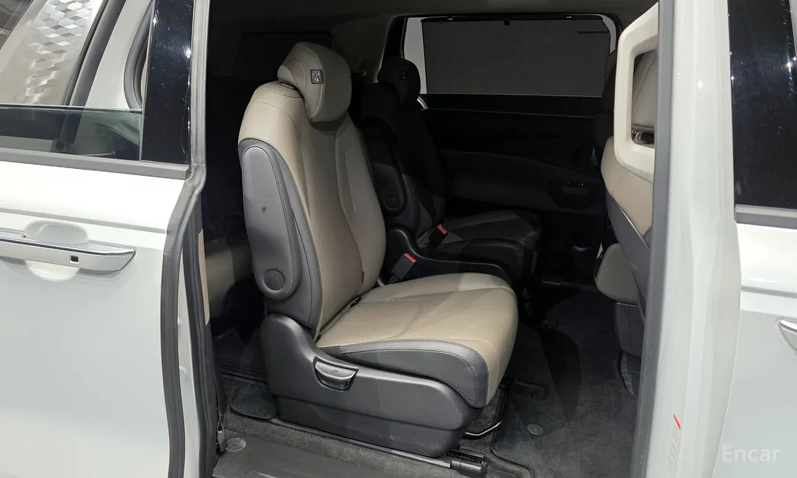 Фото 12 - Kia Carnival