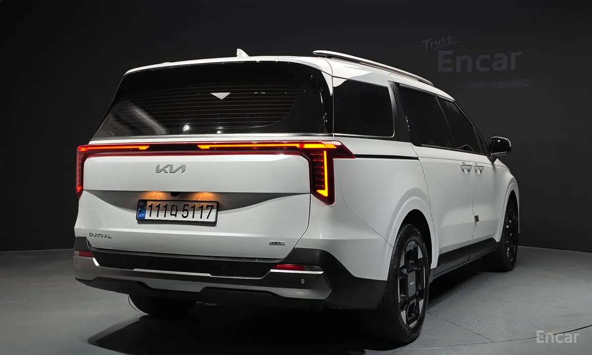 Фото 2 - Kia Carnival