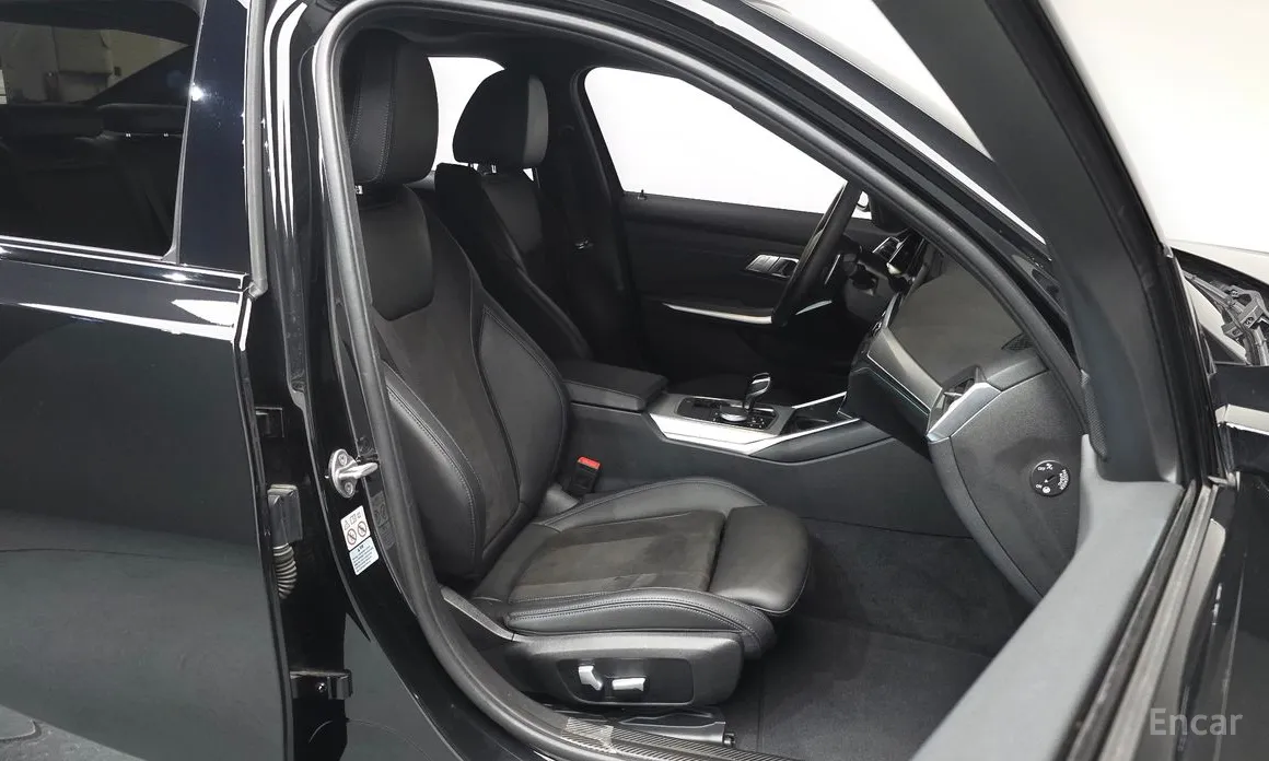 Photo 10 - BMW 3 Series