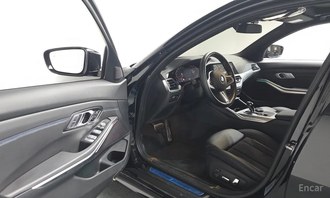 Photo 11 - BMW 3 Series