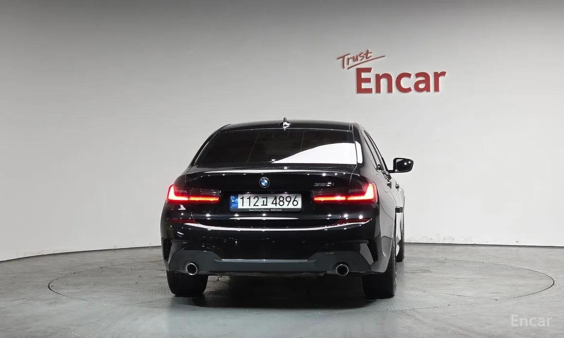 Photo 4 - BMW 3 Series