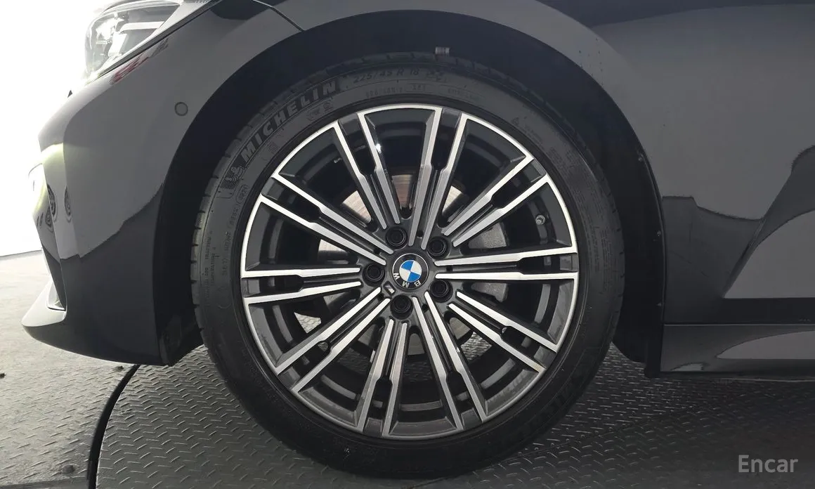 Photo 5 - BMW 3 Series