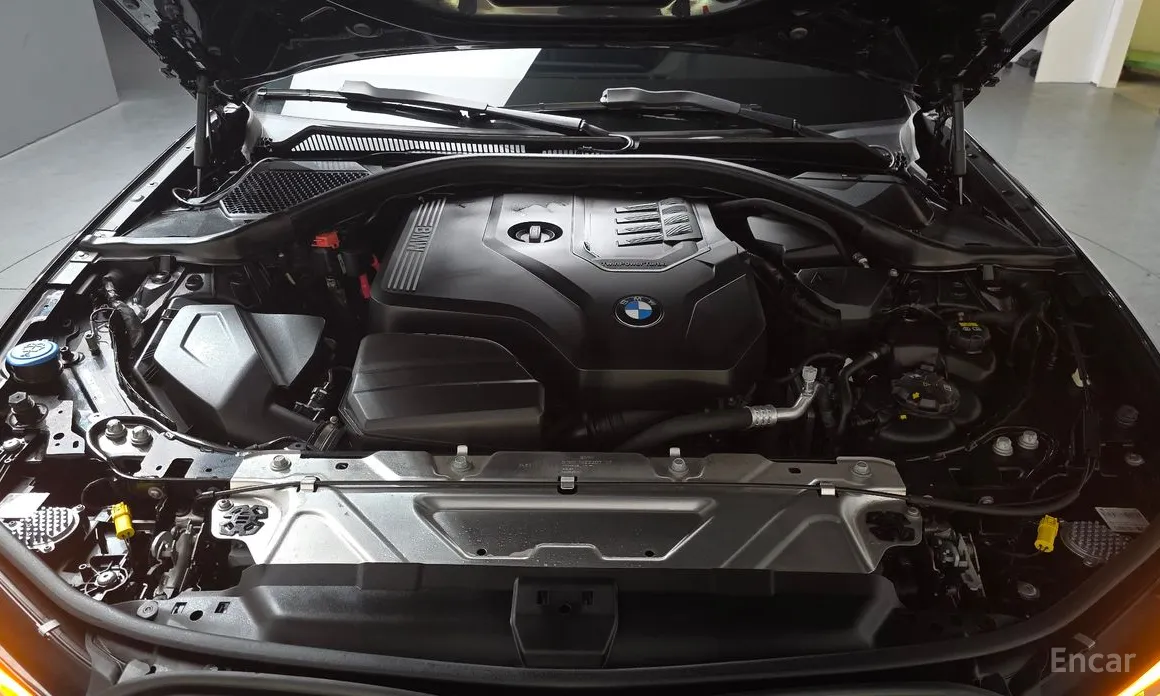 Photo 6 - BMW 3 Series