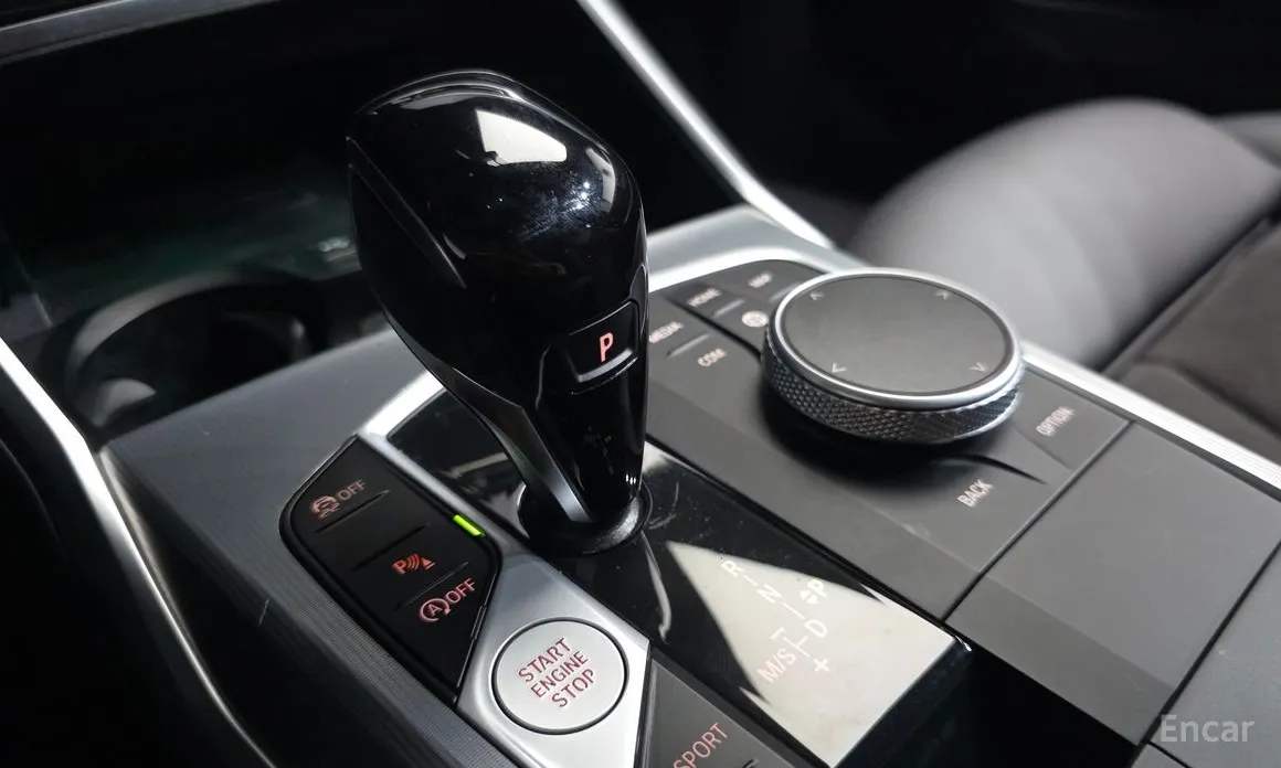 Photo 9 - BMW 3 Series