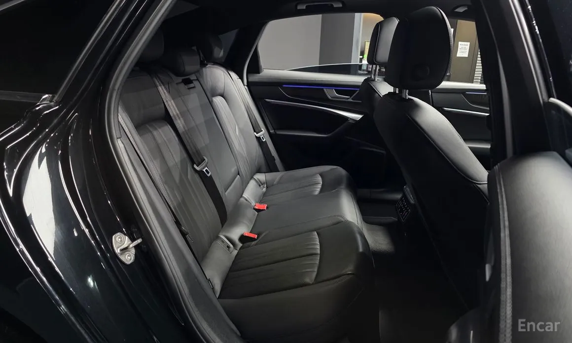 Фото 12 - Audi A6