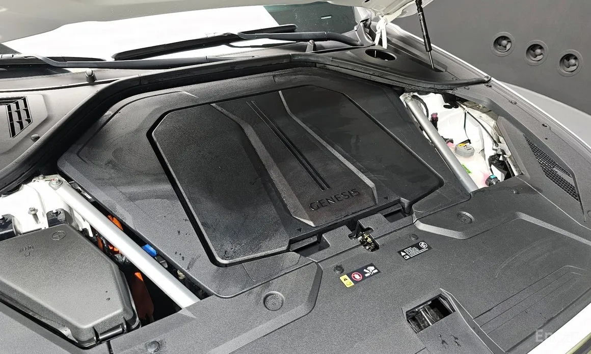 Фото 6 - Genesis GV70