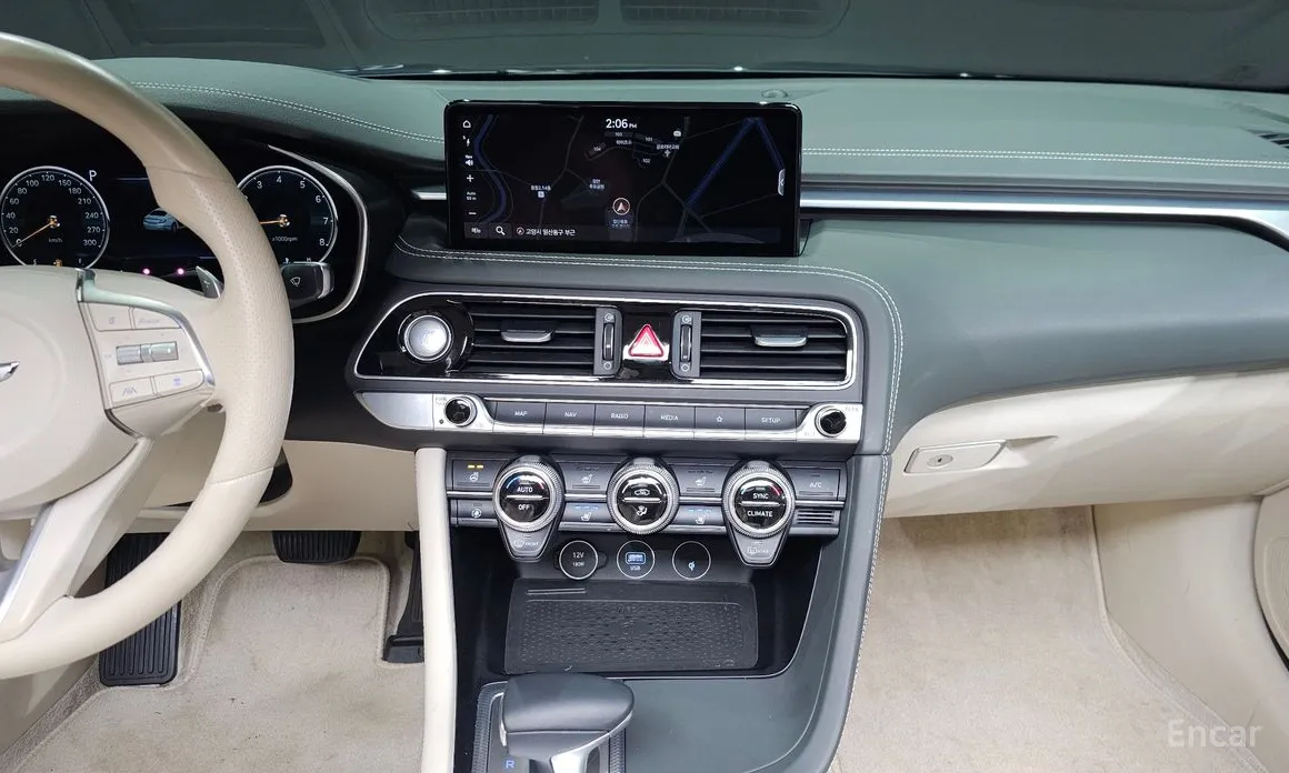 Фото 14 - Genesis G70