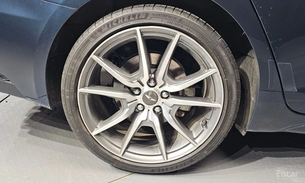 Фото 5 - Genesis G70