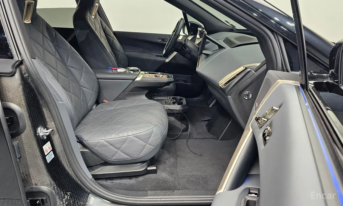 Фото 10 - BMW iX