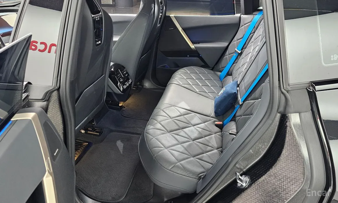 Фото 11 - BMW iX