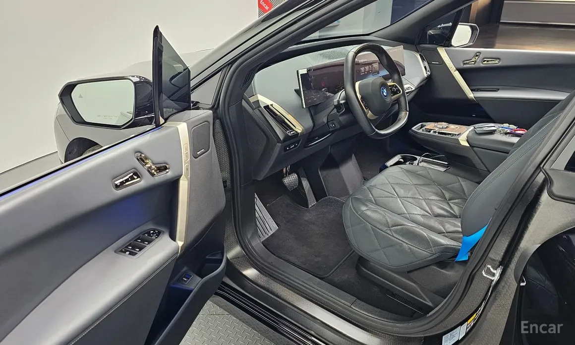 Фото 12 - BMW iX