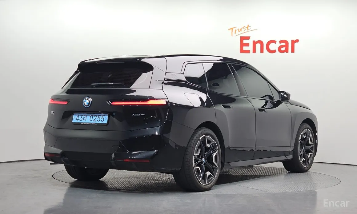Фото 2 - BMW iX
