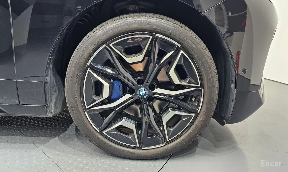 Фото 5 - BMW iX