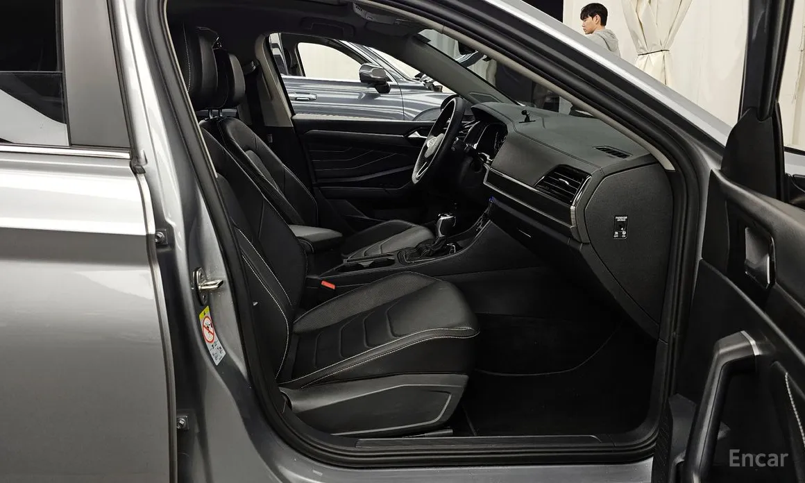 Photo 11 - Volkswagen Jetta