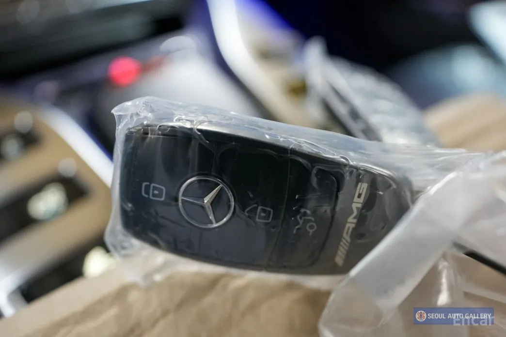 Фото 16 - Mercedes-Benz AMG GT