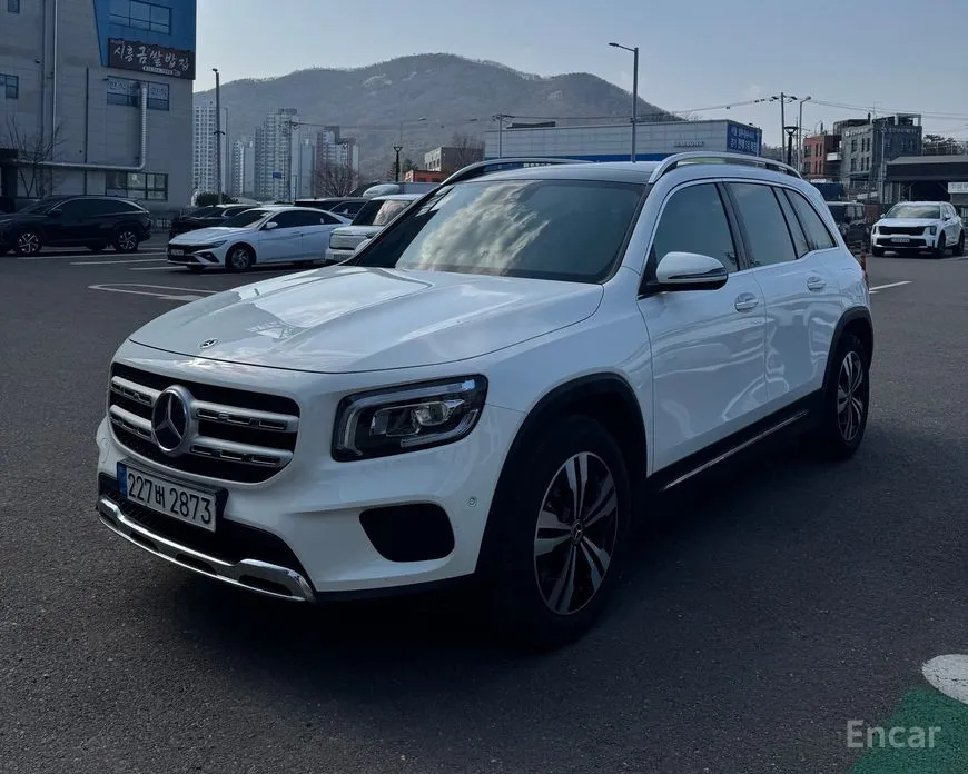 Mercedes-Benz GLB-Class 2020 GLB220
