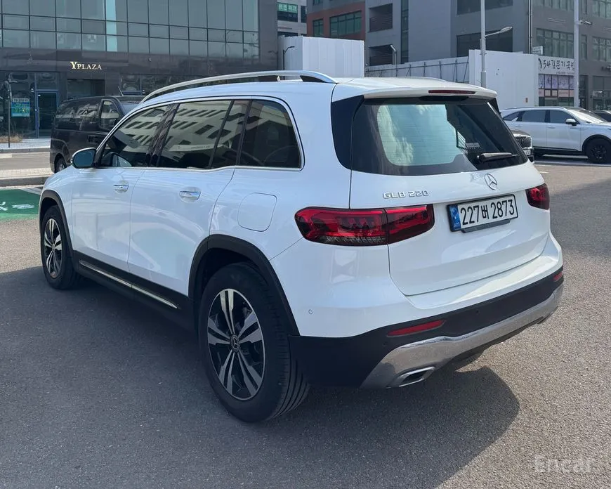 Mercedes-Benz GLB-Class 2020 GLB220