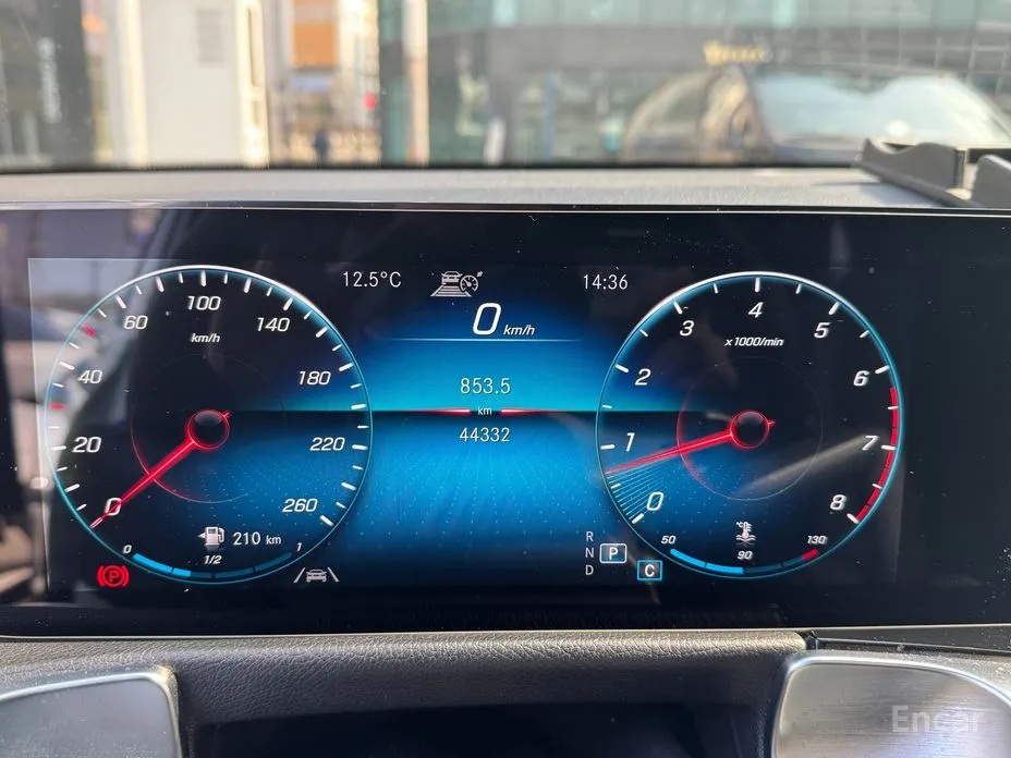 Mercedes-Benz GLB-Class 2020 GLB220