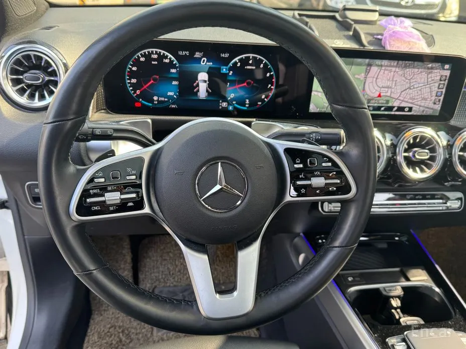 Mercedes-Benz GLB-Class 2020 GLB220