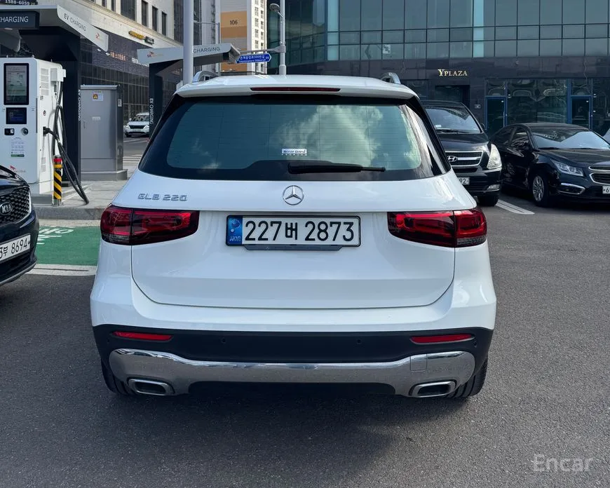 Mercedes-Benz GLB-Class 2020 GLB220