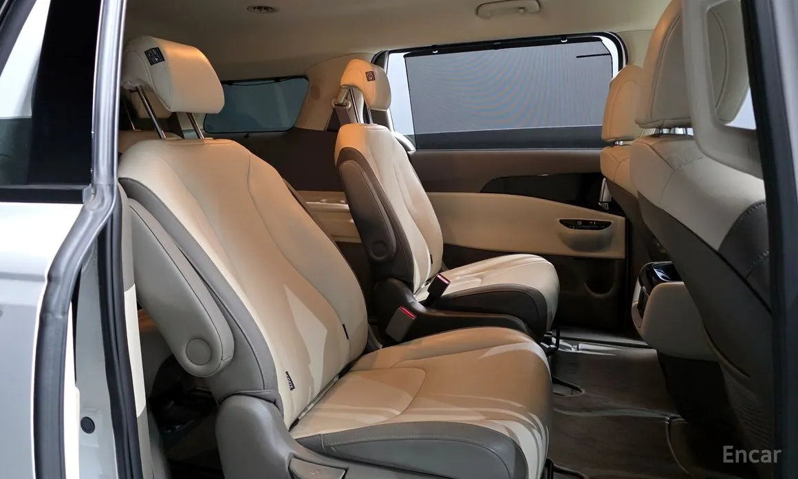 Фото 12 - Kia Carnival