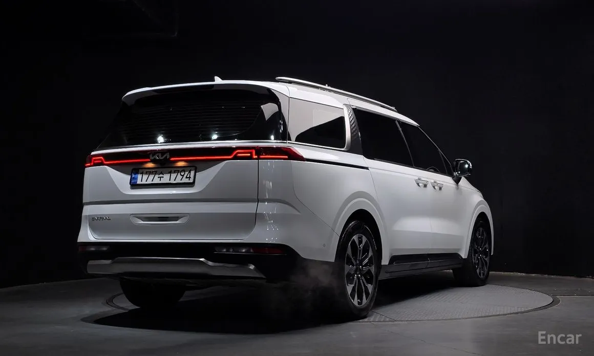 Фото 2 - Kia Carnival