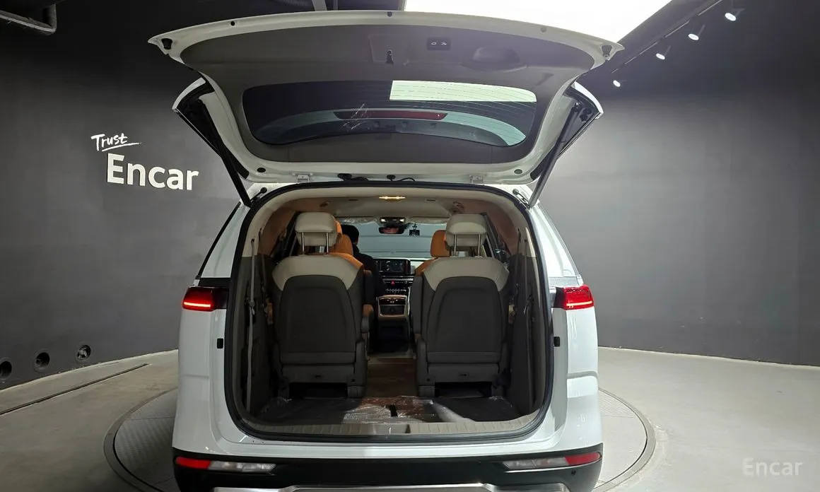 Фото 20 - Kia Carnival