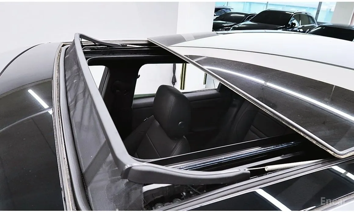 Photo 10 - Land Rover Range Rover Evoque