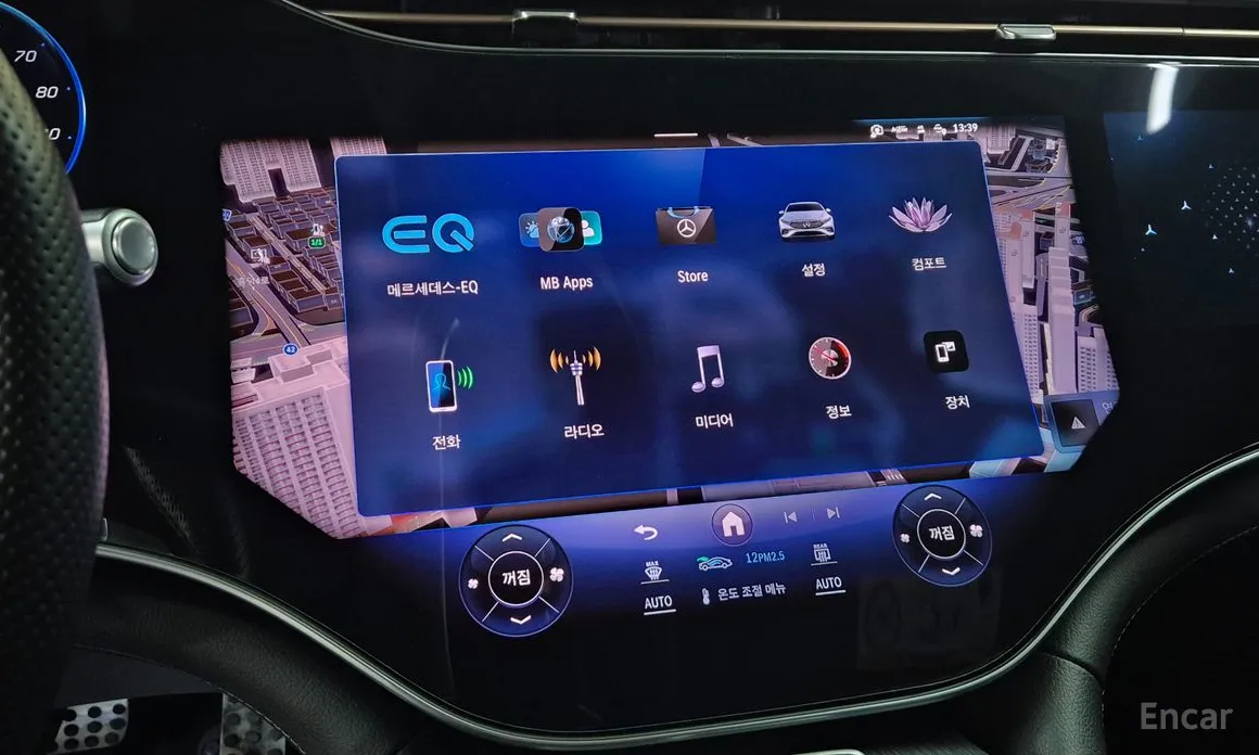 Фото 16 - Mercedes-Benz EQS