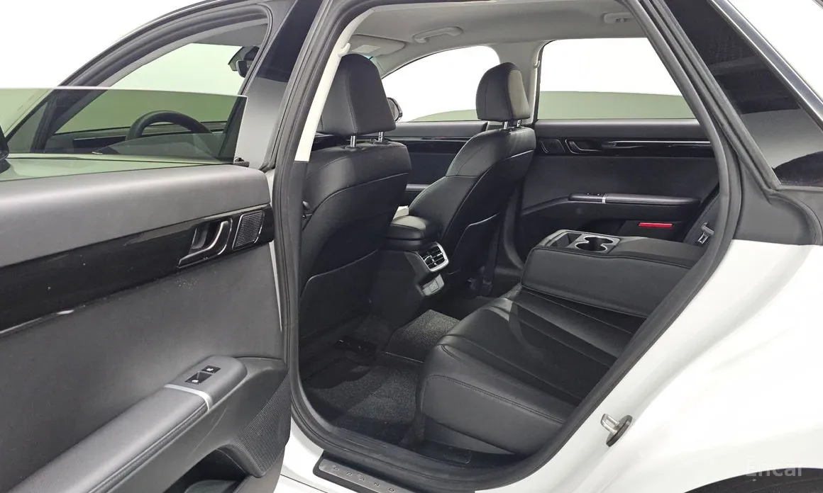 Фото 13 - Hyundai Grandeur