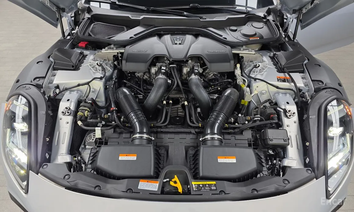 Photo 6 - Maserati GranCabrio