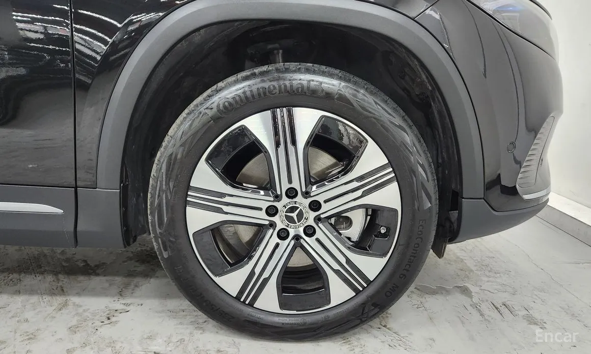 Photo 5 - Mercedes-Benz EQA