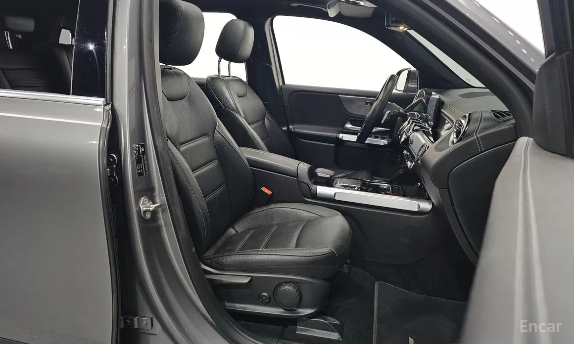 Фото 10 - Mercedes-Benz EQB