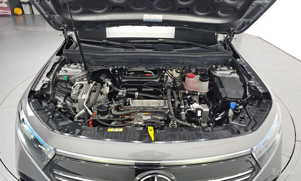 Фото 6 - Mercedes-Benz EQB