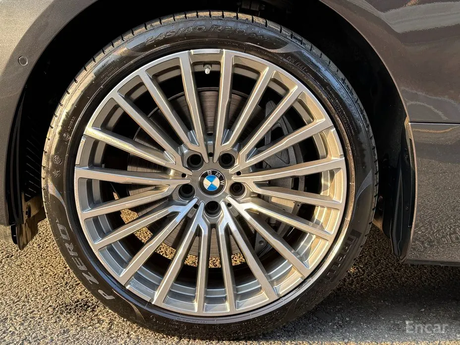 Photo 5 - BMW Gran Turismo